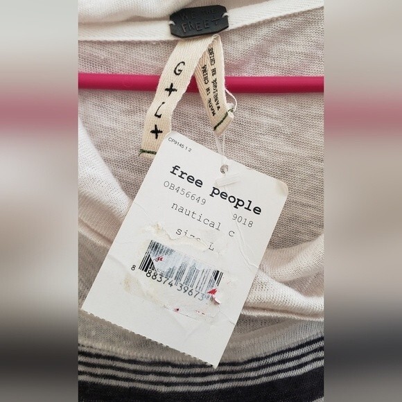 Free People crowl neck, crop sweater size large - Picture 5 of 7